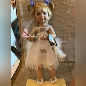 Geppeddo Porcelain doll, Hannah